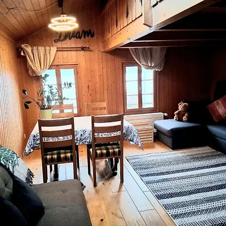 Lakeview Chalet, Drligen